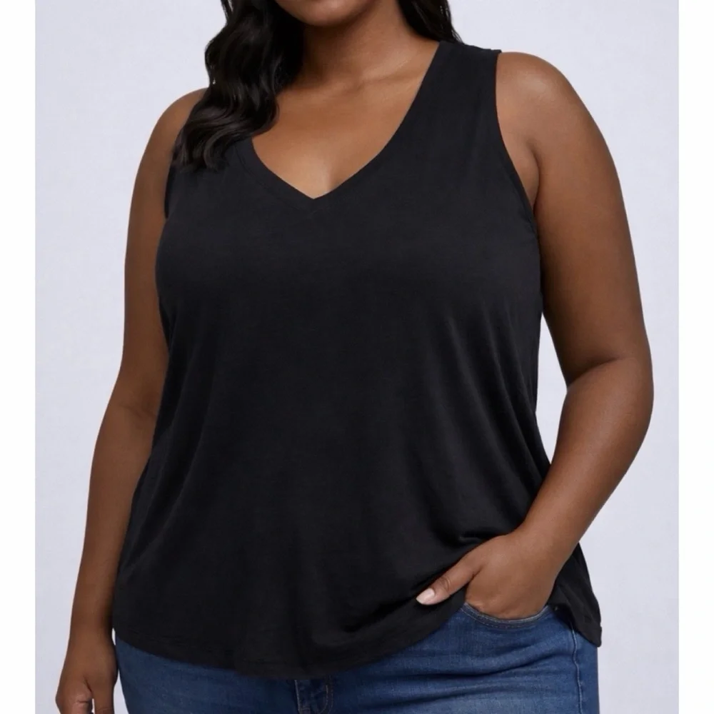 MADEWELL • Black V-Neck Sleeveless Basic Tank Top, 2X - Picture 1 of 8